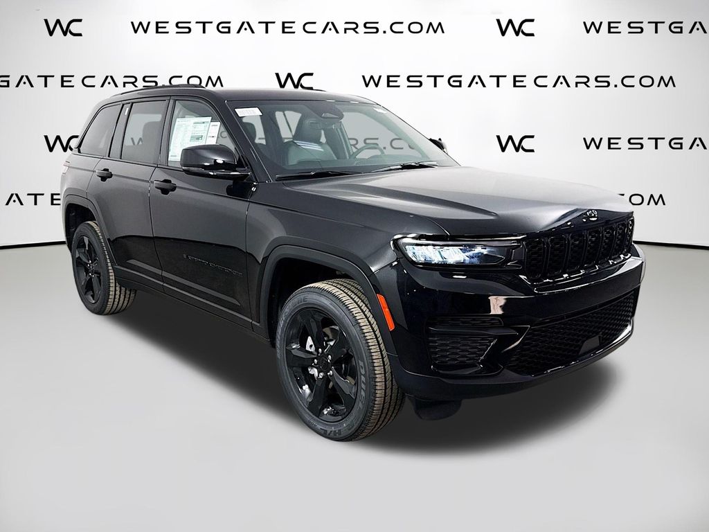 2025 Jeep Grand Cherokee Altitude's photo