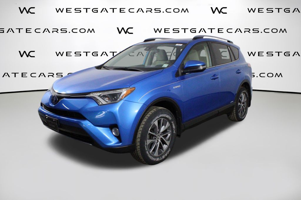 2017 Toyota RAV4 XLE's photo