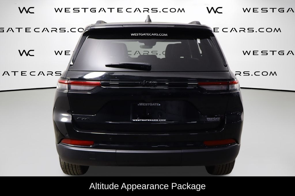 Used 2025 Jeep Grand Cherokee Altitude SUV