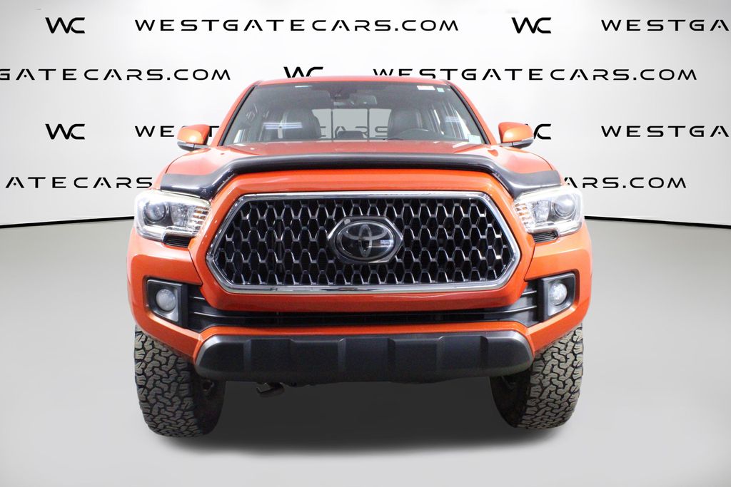 2018 Toyota Tacoma TRD Off-Road photo 2