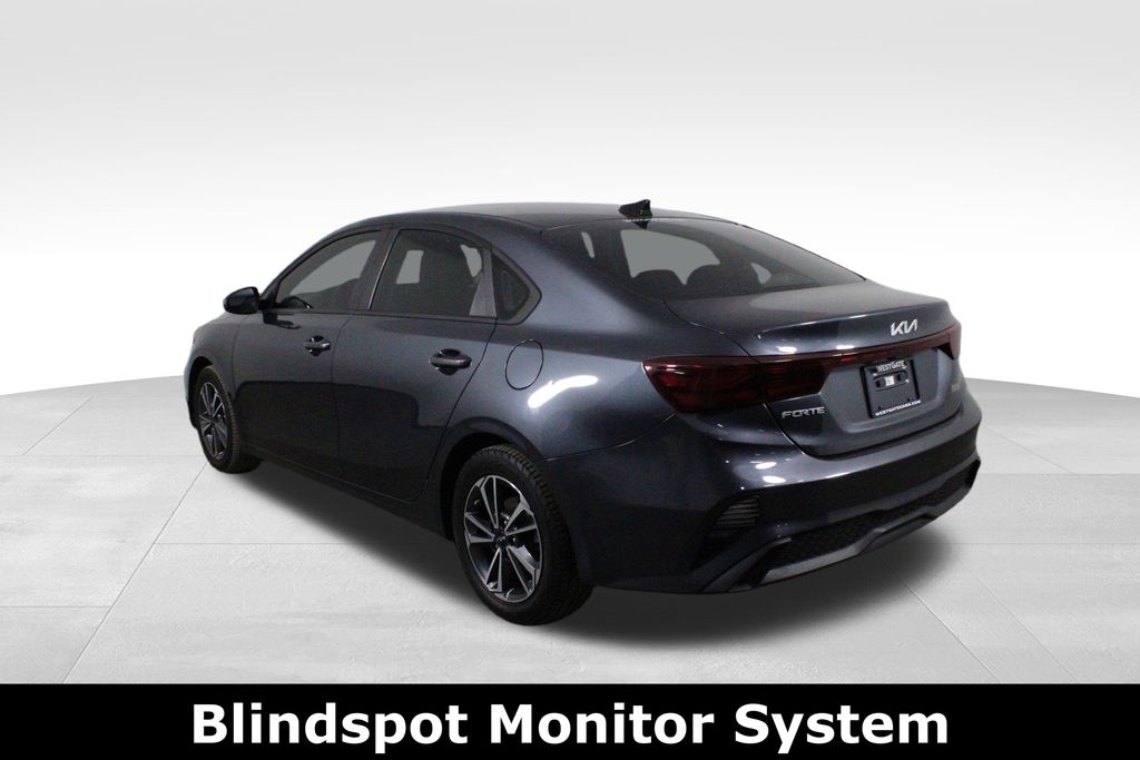 2023 Kia Forte LXS photo 3