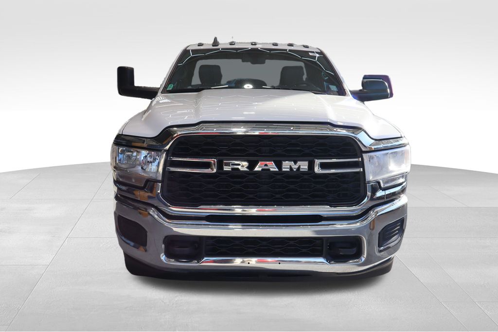 2022 Ram 3500 Tradesman photo 2