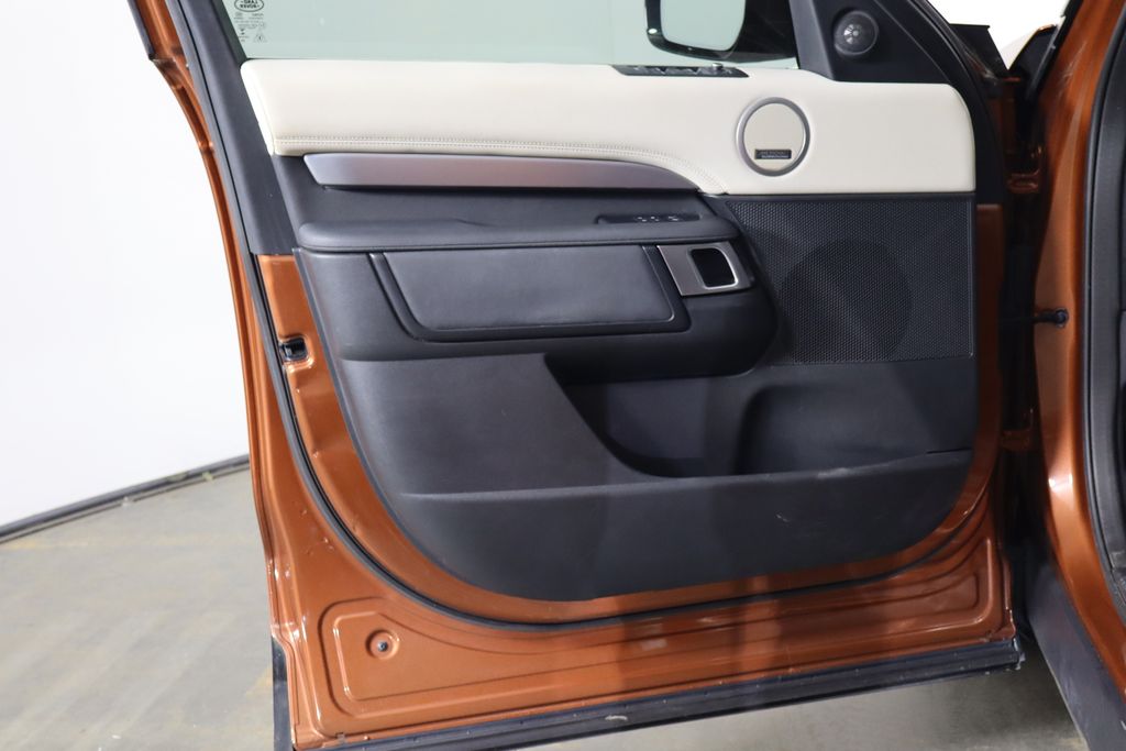 2022 Land Rover Discovery HSE R Dynamic - Photo 18