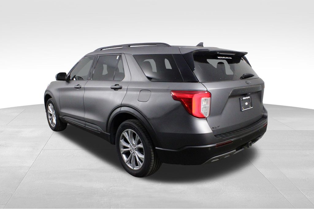 2021 Ford Explorer XLT photo 3