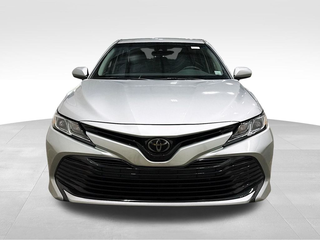 2018 Toyota Camry L photo 2