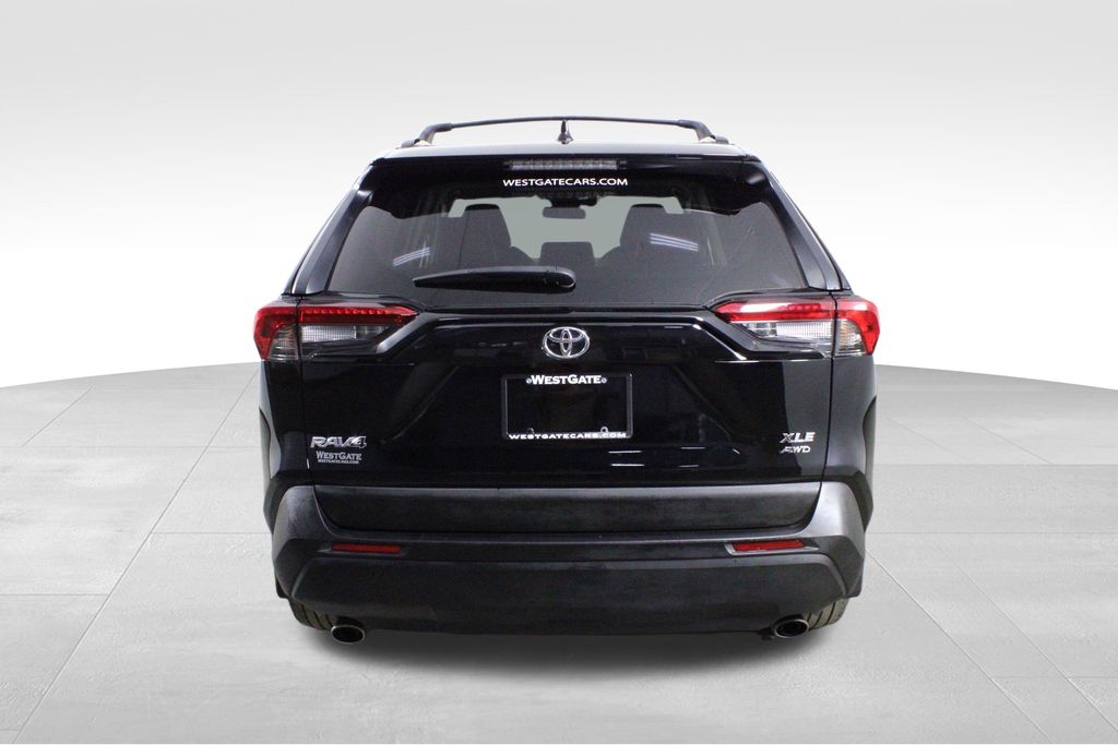 2023 Toyota RAV4 XLE Premium photo 4