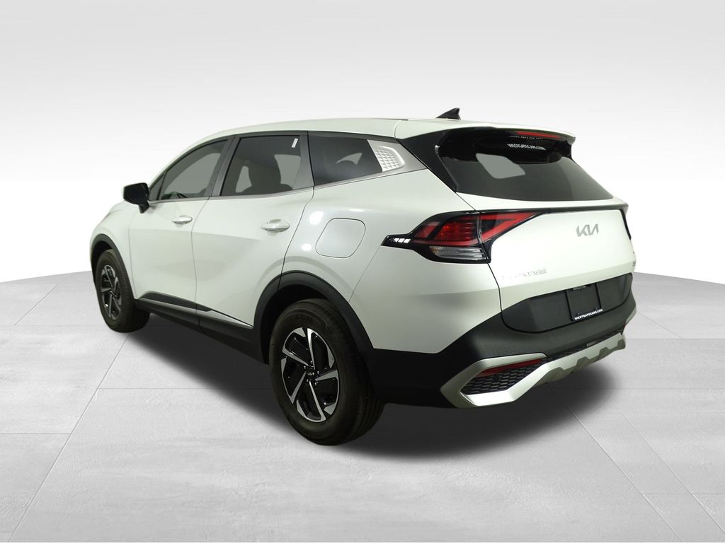 2023 Kia Sportage Hybrid LX photo 3