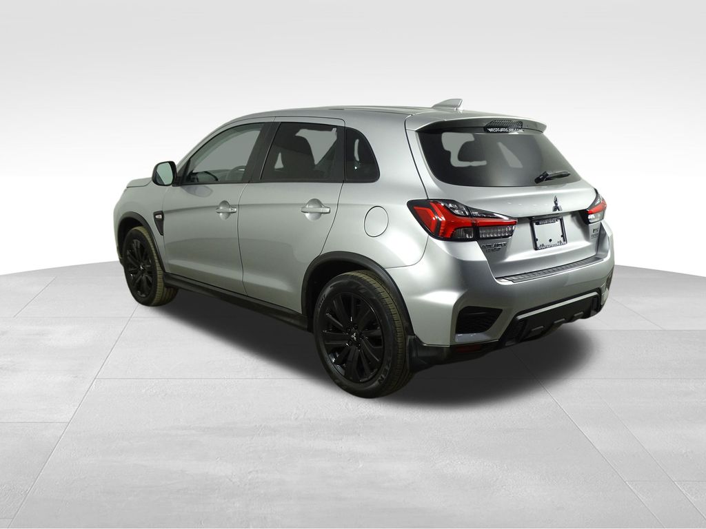 2024 Mitsubishi Outlander Sport LE photo 3