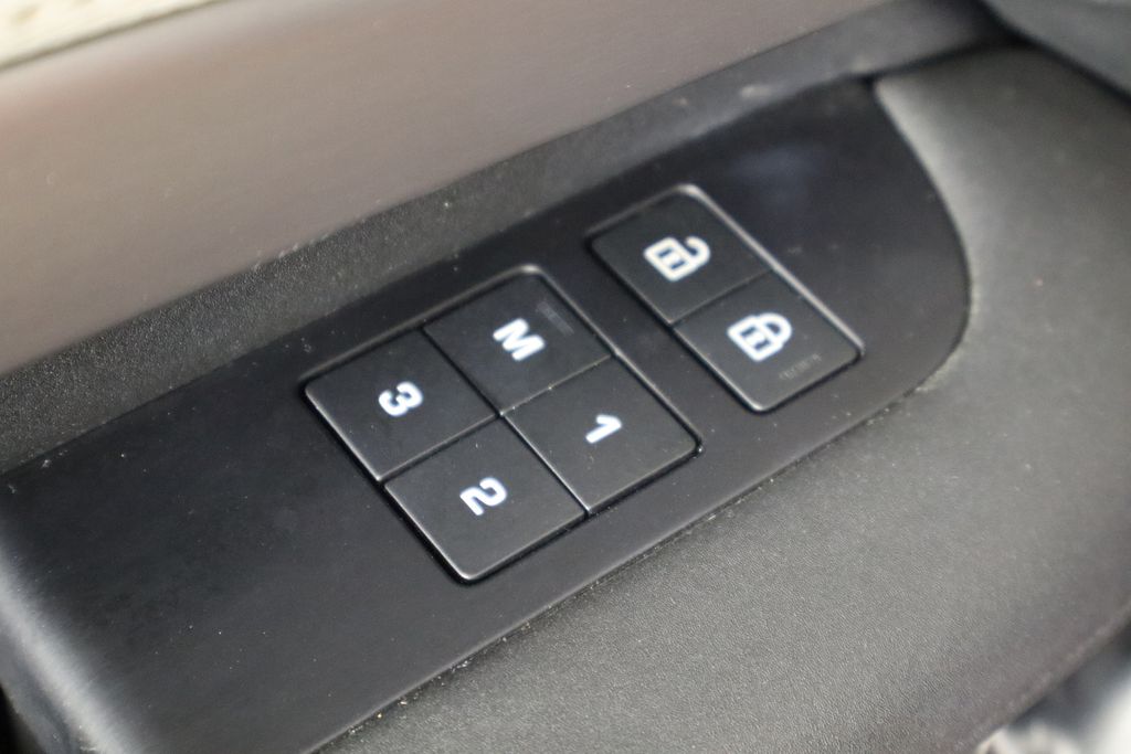 2022 Land Rover Discovery HSE R Dynamic - Photo 19