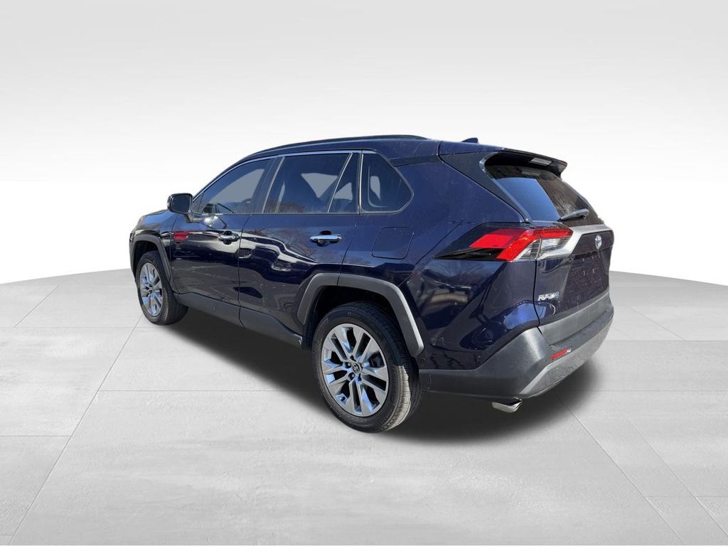 2021 Toyota RAV4 Limited photo 4