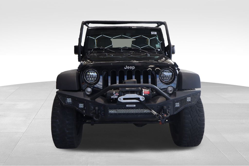 2015 Jeep Wrangler Unlimited Rubicon photo 2