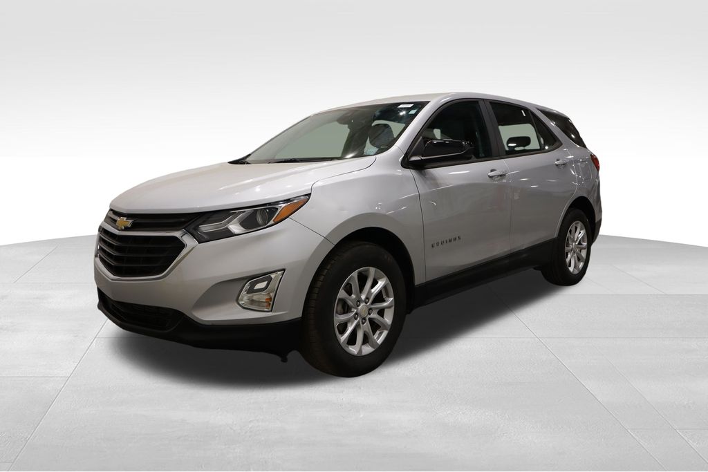 2020 Chevrolet Equinox LS photo 2