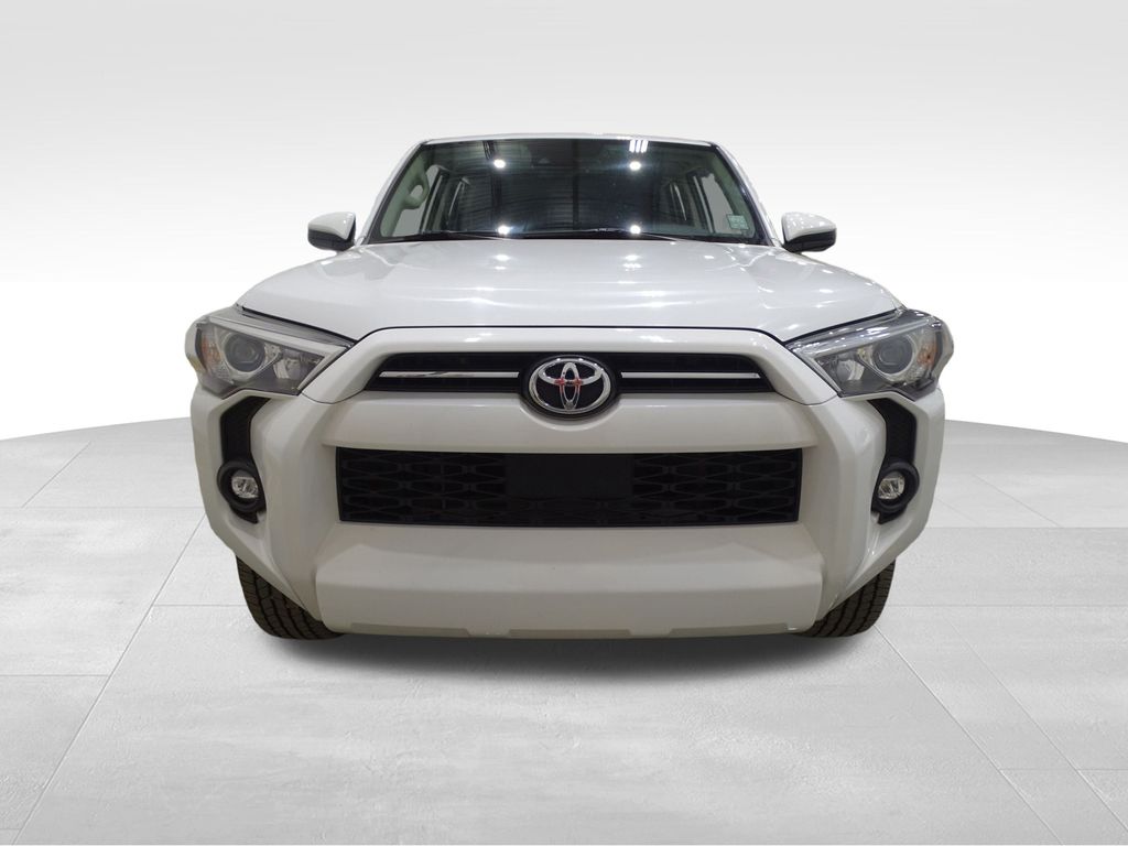 2021 Toyota 4Runner SR5 photo 2