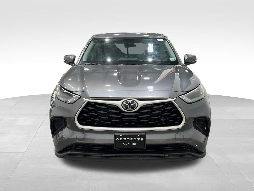 2023 Toyota Highlander L photo 2