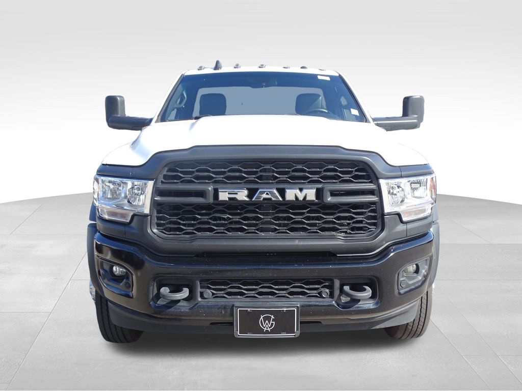 2022 Ram 5500 Tradesman photo 2