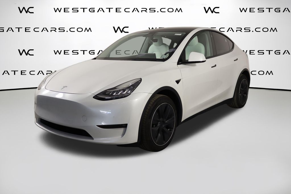 2022 Tesla Model Y Long Range Dual Motor All-Wheel Drive's photo