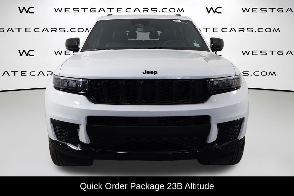 Used 2023 Jeep Grand Cherokee Altitude SUV