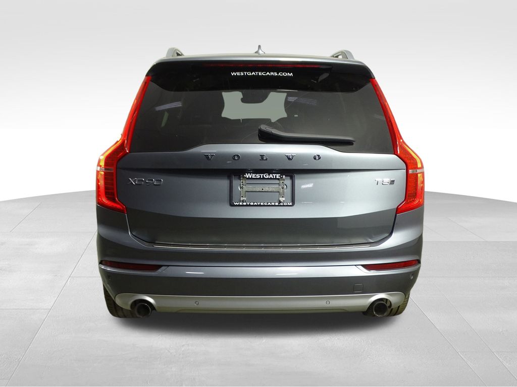 2019 Volvo XC90 T5 Momentum photo 3