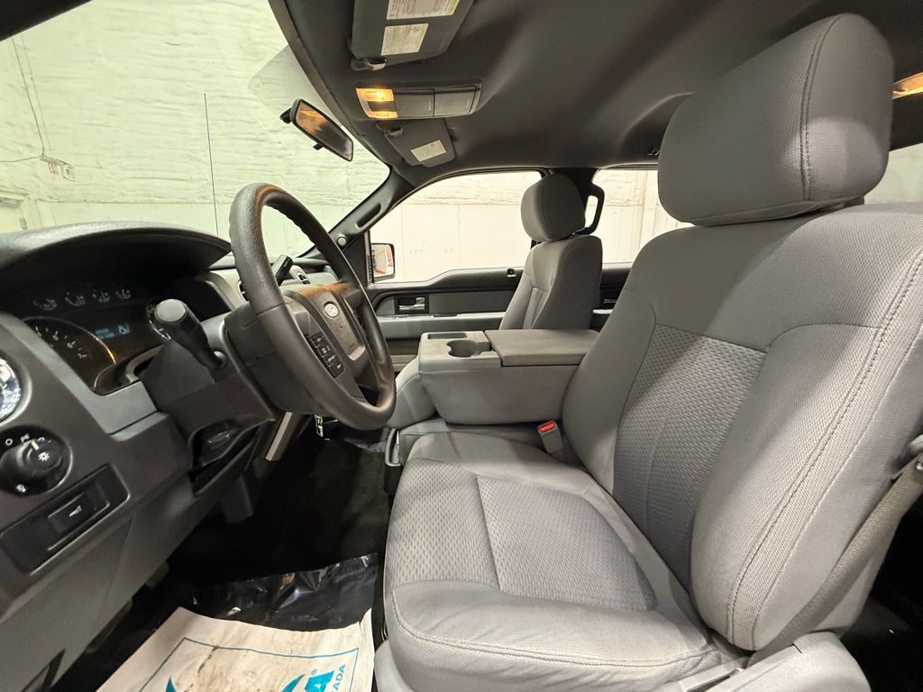 2013 Ford F-150 XLT photo 4
