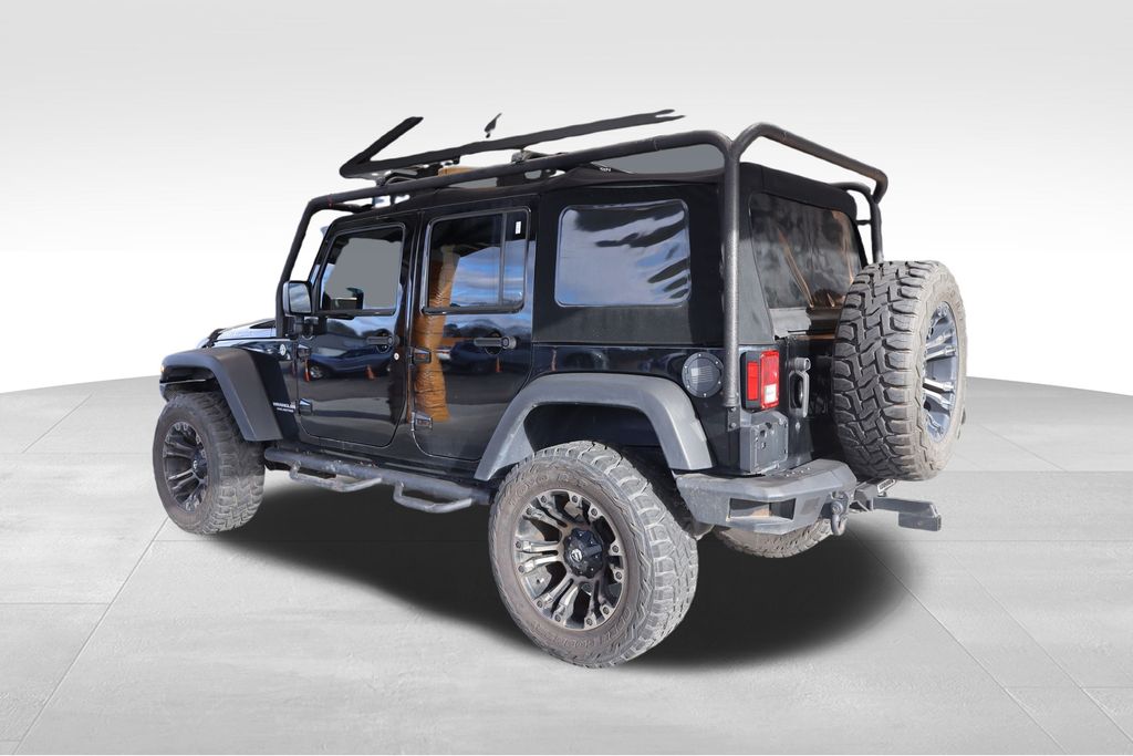 2015 Jeep Wrangler Unlimited Rubicon photo 3