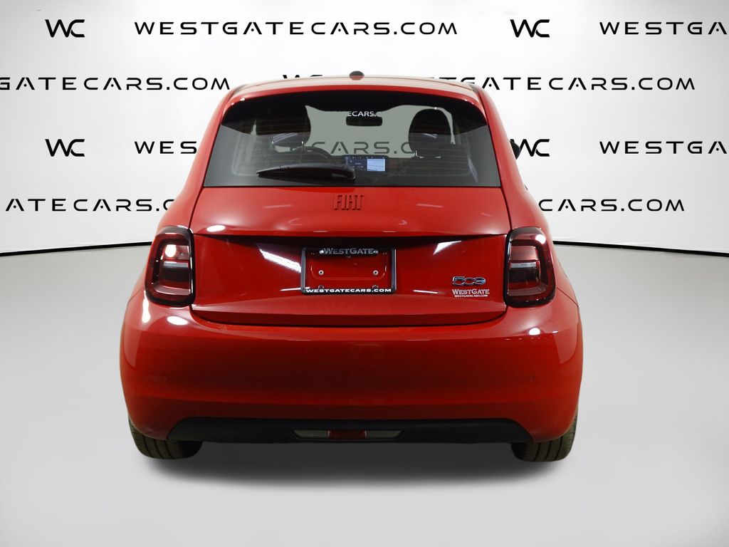 2024 Fiat 500e Red photo 4