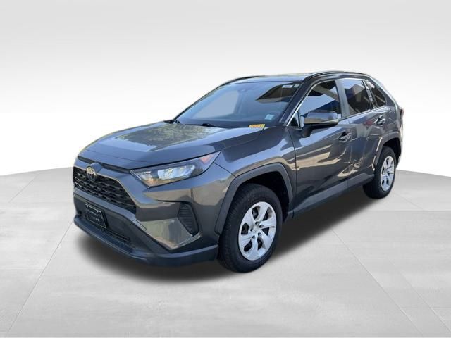 2019 Toyota RAV4 LE photo 3