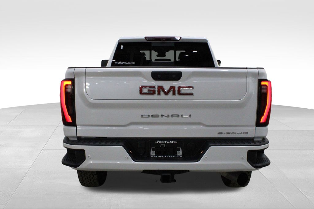 2024 Gmc Sierra 2500 HD Denali photo 3
