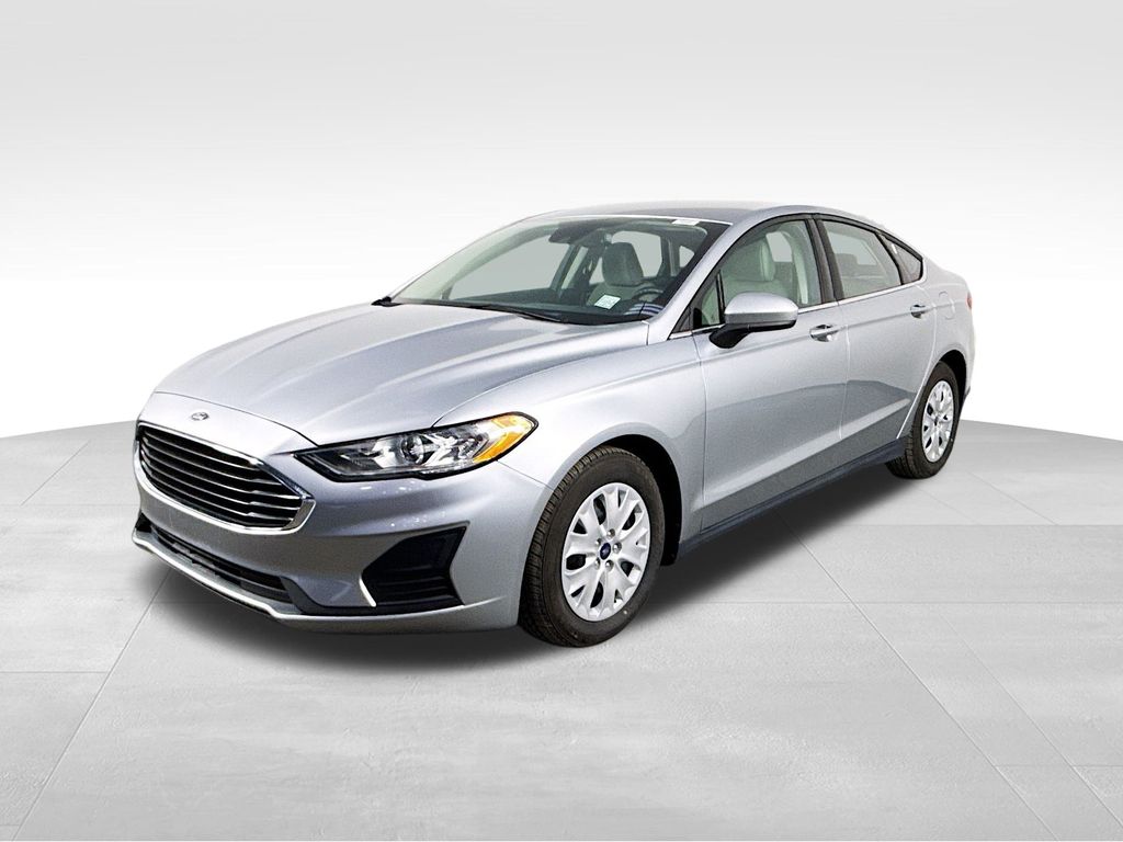2020 Ford Fusion S photo 3