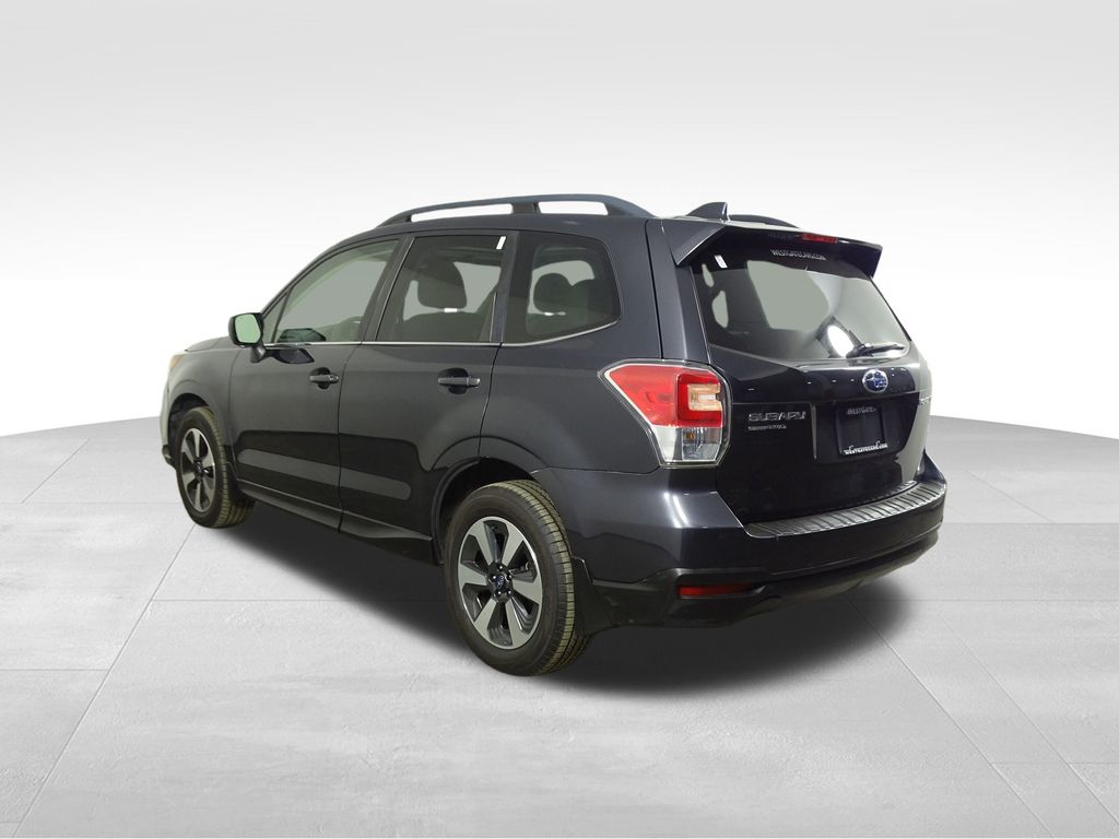 2017 Subaru Forester 2.5i Limited photo 3