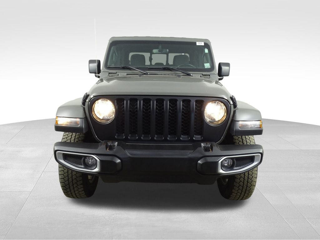 2022 Jeep Gladiator Overland photo 2