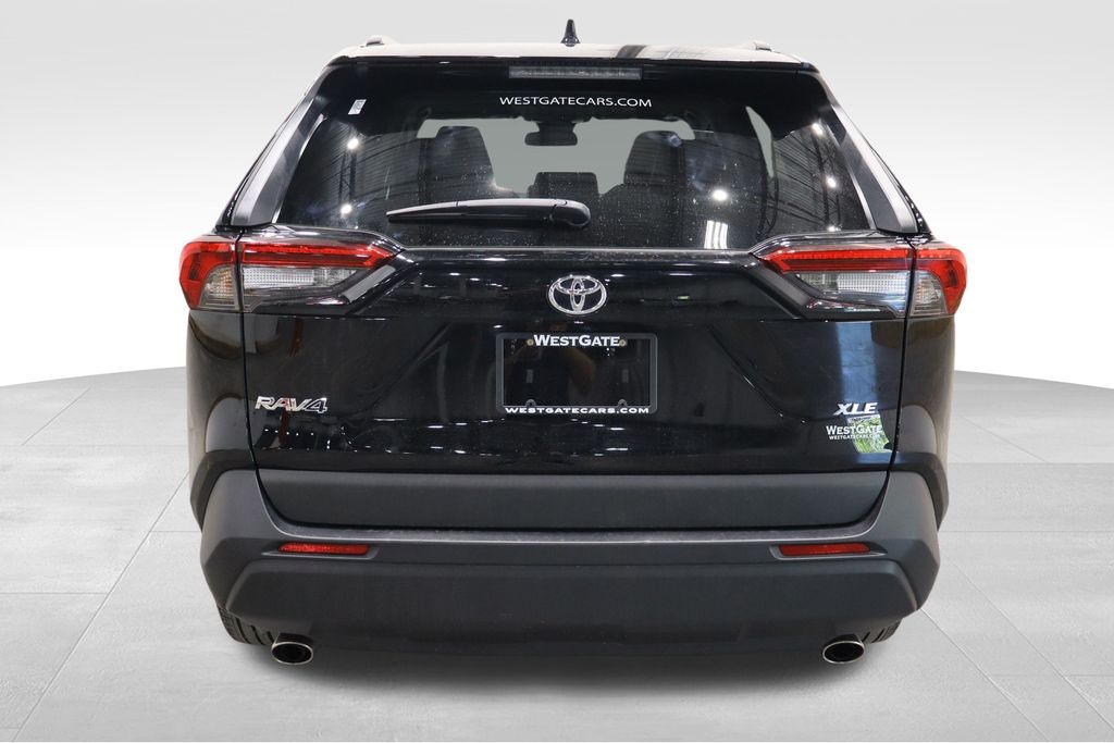 2024 Toyota RAV4 XLE Premium photo 4