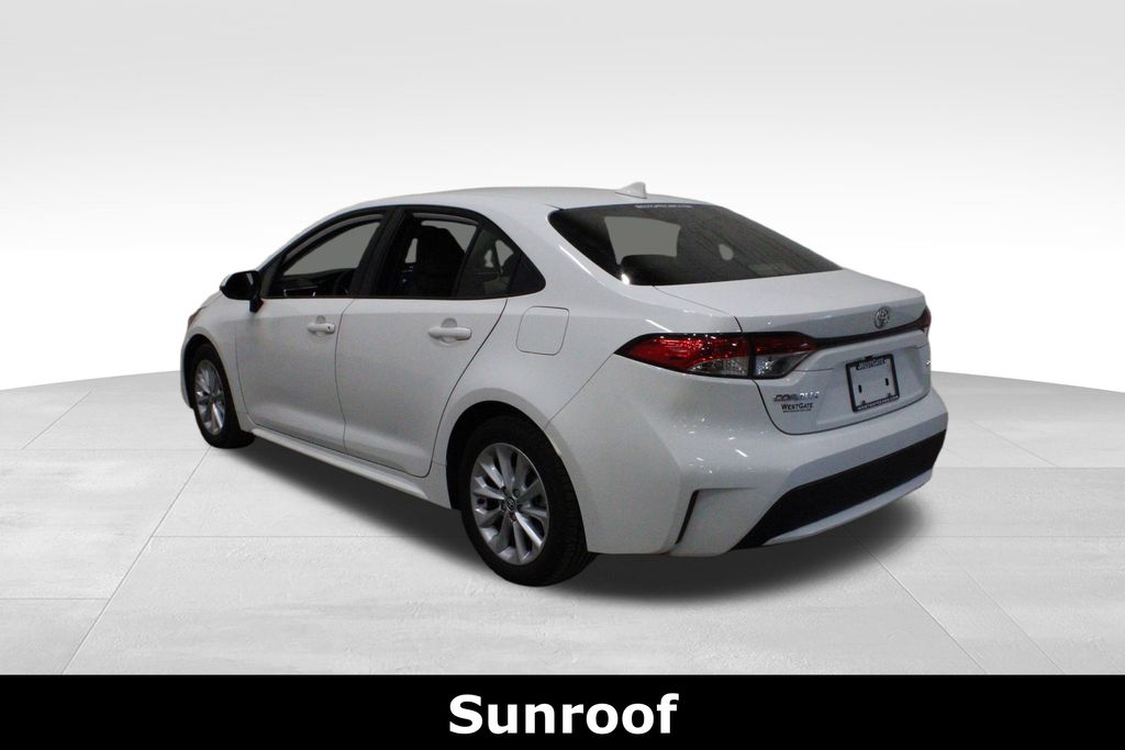 2020 Toyota Corolla LE photo 3