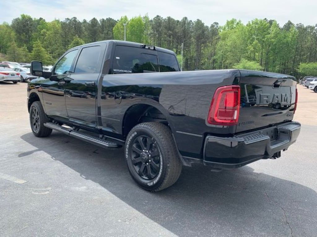 New 2025 Ram 2500 LARAMIE CREW CAB 4X4 6'4 BOX Pickup