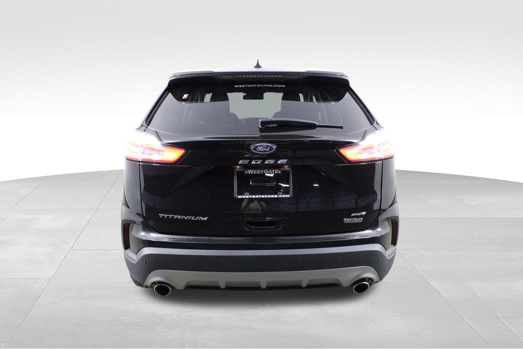 2024 Ford Edge Titanium photo 4