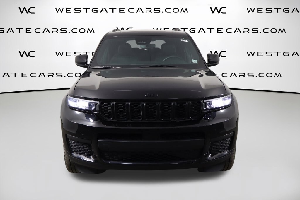 Used 2023 Jeep Grand Cherokee Altitude SUV