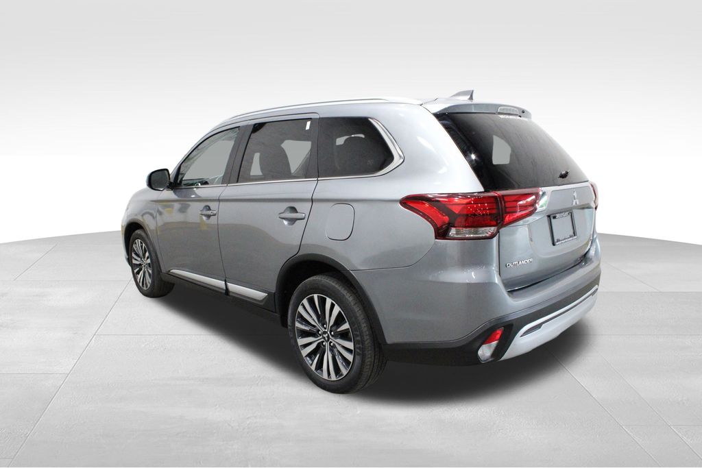 2020 Mitsubishi Outlander SEL photo 3