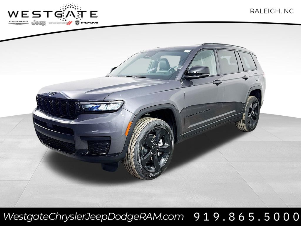 2025 Jeep Grand Cherokee Altitude photo 3