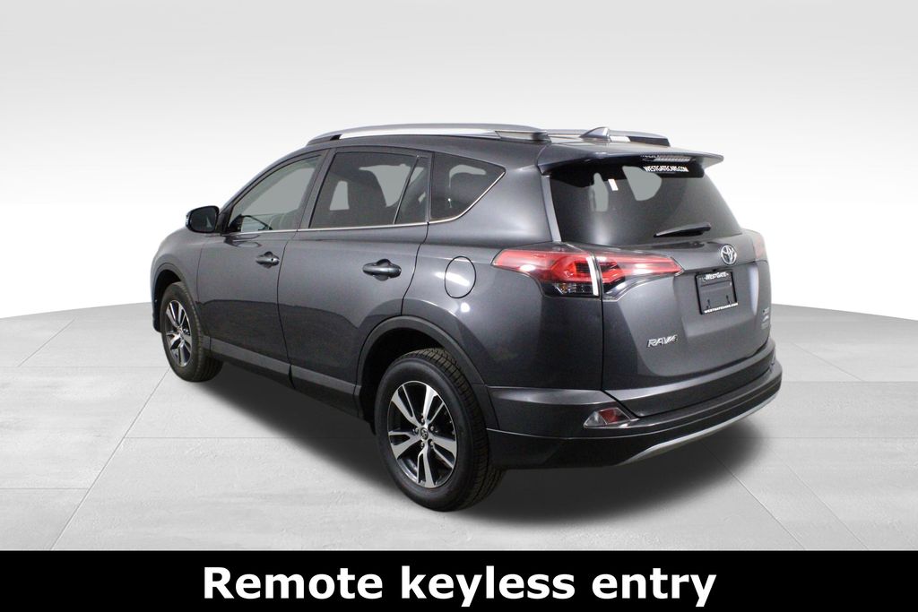 2018 Toyota RAV4 XLE photo 3