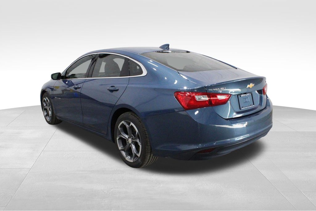 2024 Chevrolet Malibu 1LT photo 3