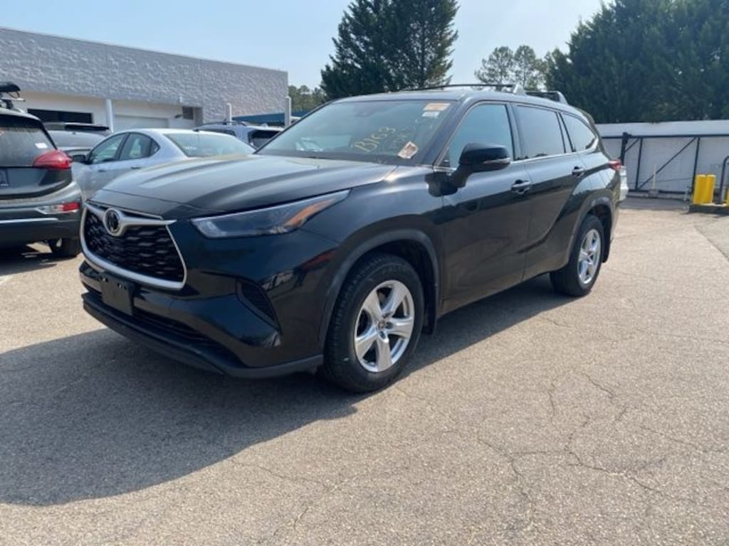 Used 2022 Toyota Highlander L SUV