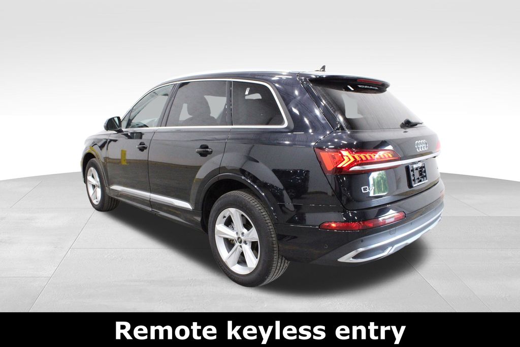 2021 Audi Q7 45 Premium photo 3