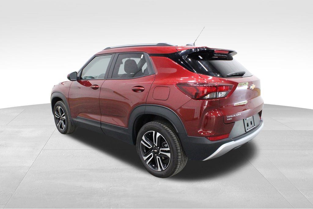 2023 Chevrolet Trailblazer LT photo 3