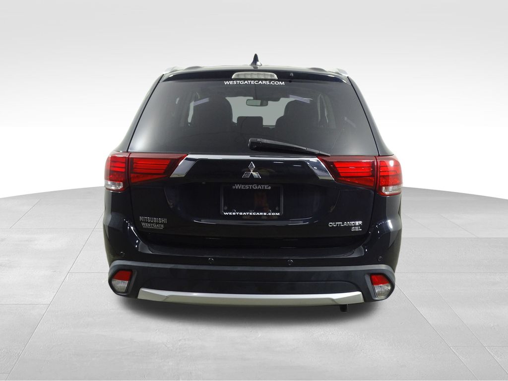2017 Mitsubishi Outlander SE photo 4