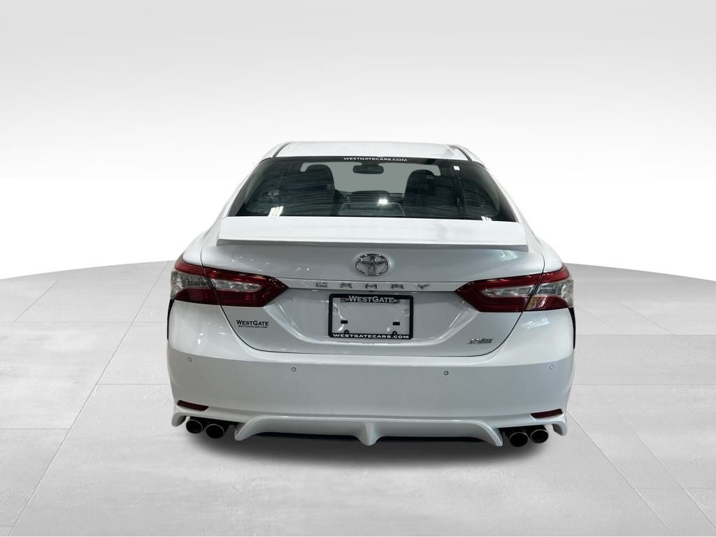 2018 Toyota Camry XSE photo 4