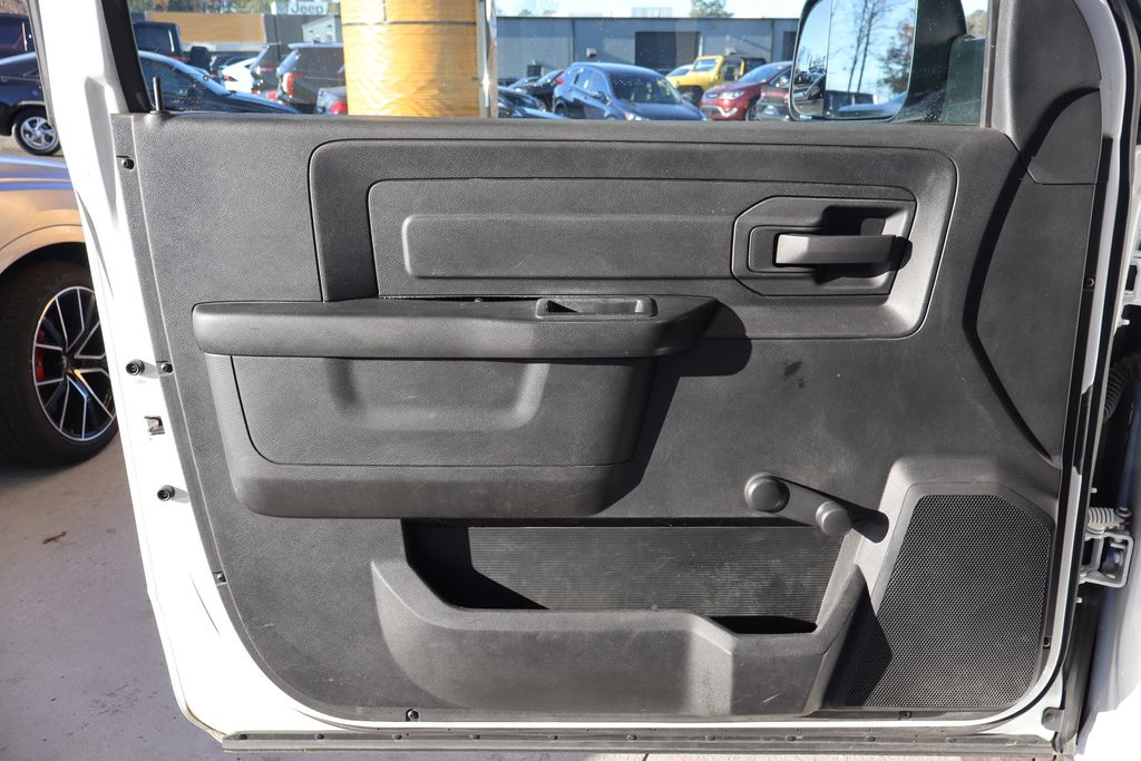 2022 RAM Ram 3500 Chassis Cab Tradesman - Photo 11