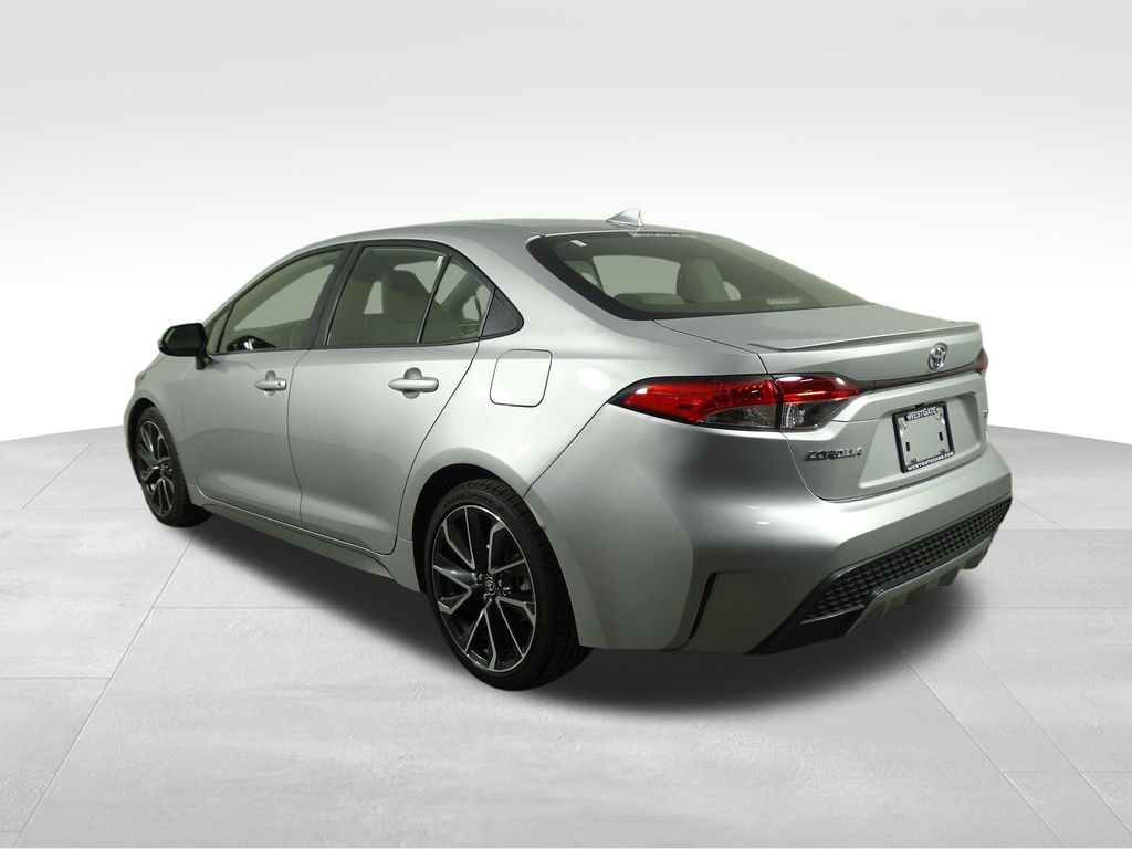 2022 Toyota Corolla SE photo 3
