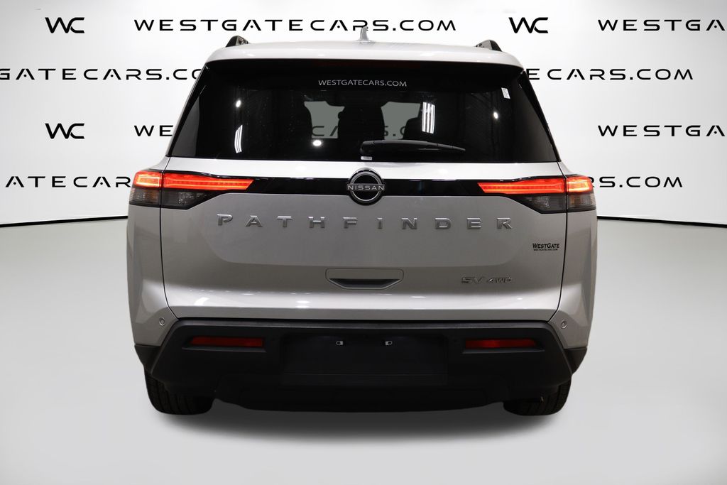 2024 Nissan Pathfinder SV