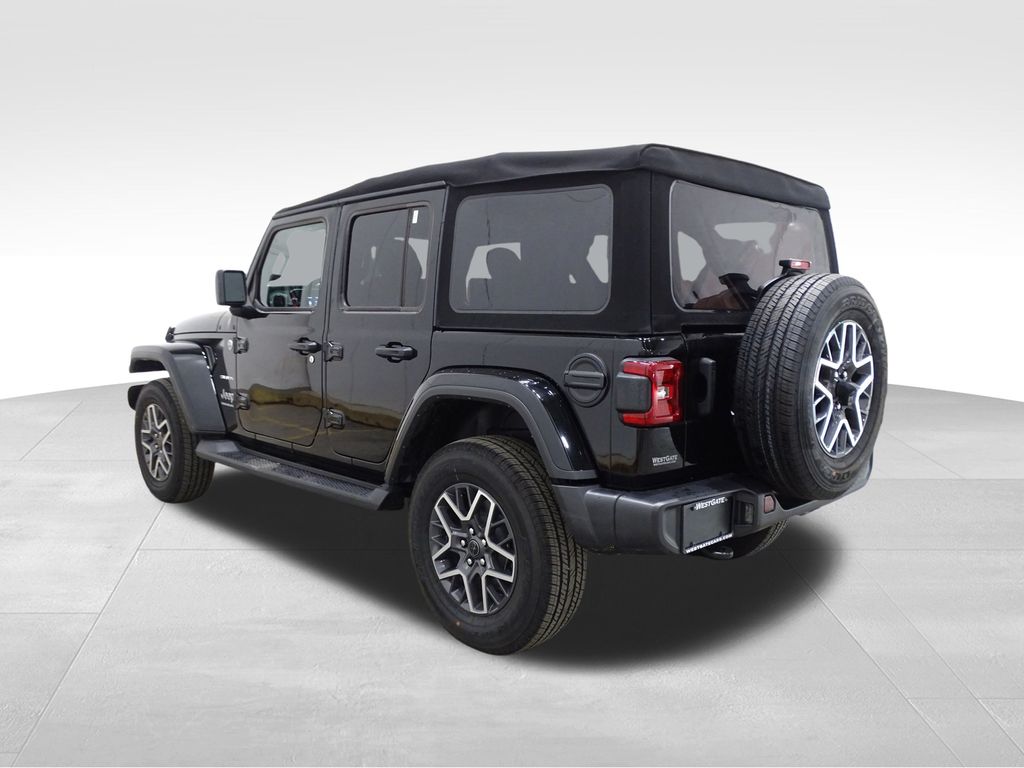 2024 Jeep Wrangler Sahara photo 3