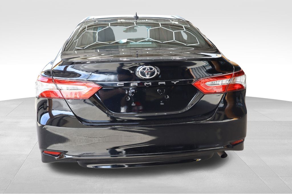 2020 Toyota Camry LE photo 4