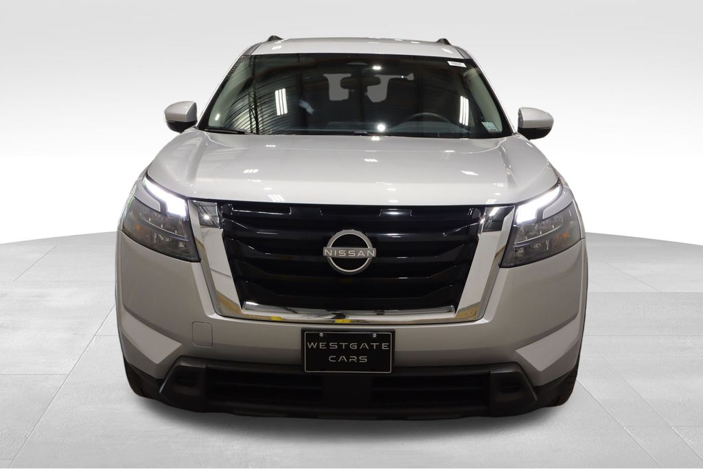 2024 Nissan Pathfinder SV photo 2